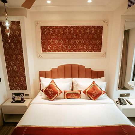 Hotel Stamps Red Martin By Eight Continents - 70 Steps From Golden Temple Amritsar Exterior foto