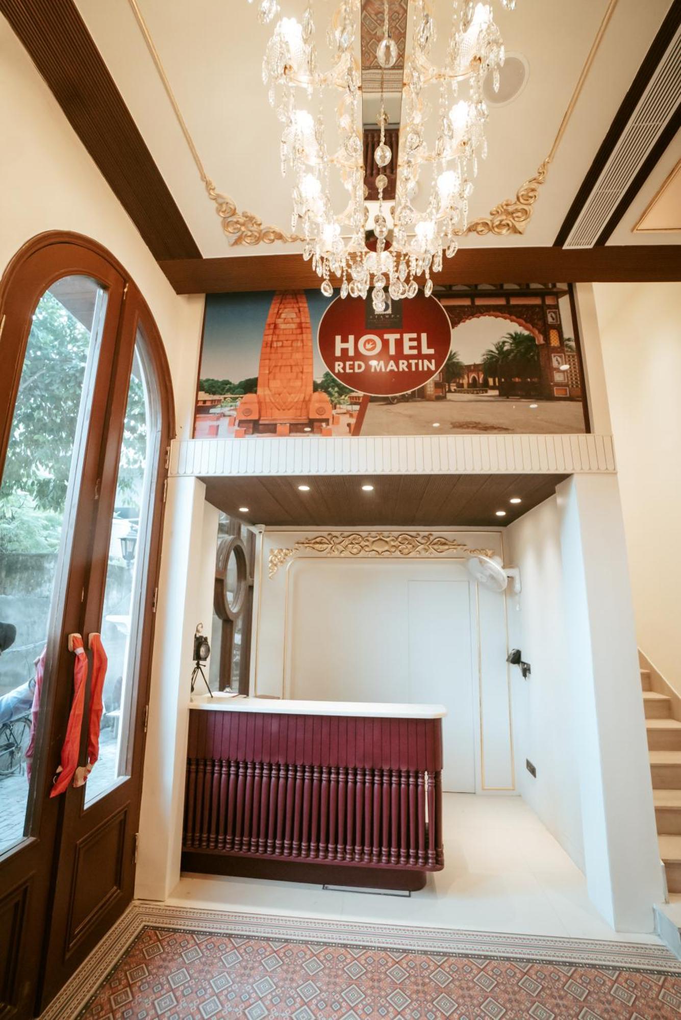 Hotel Stamps Red Martin By Eight Continents - 70 Steps From Golden Temple Amritsar Exterior foto