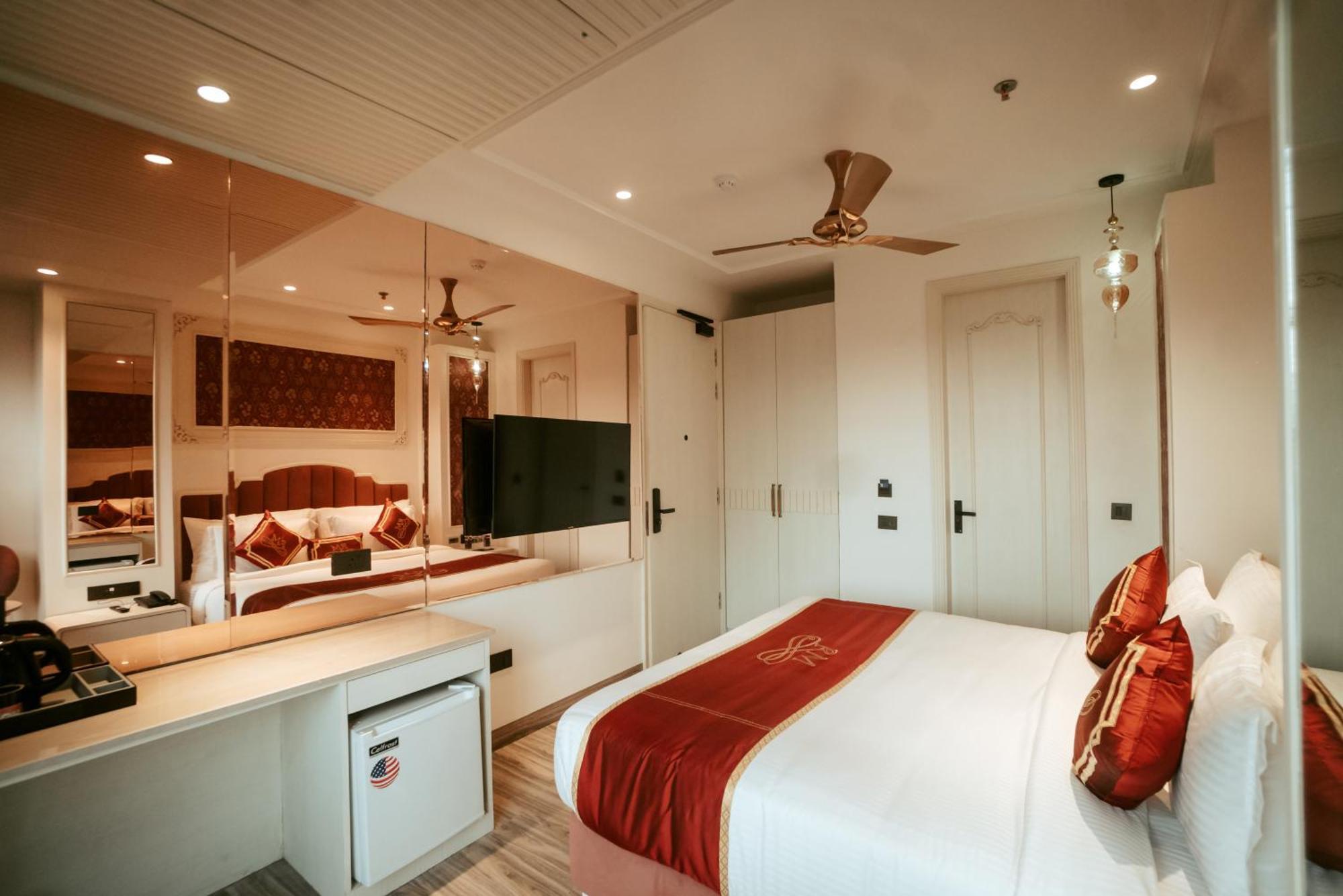 Hotel Stamps Red Martin By Eight Continents - 70 Steps From Golden Temple Amritsar Exterior foto