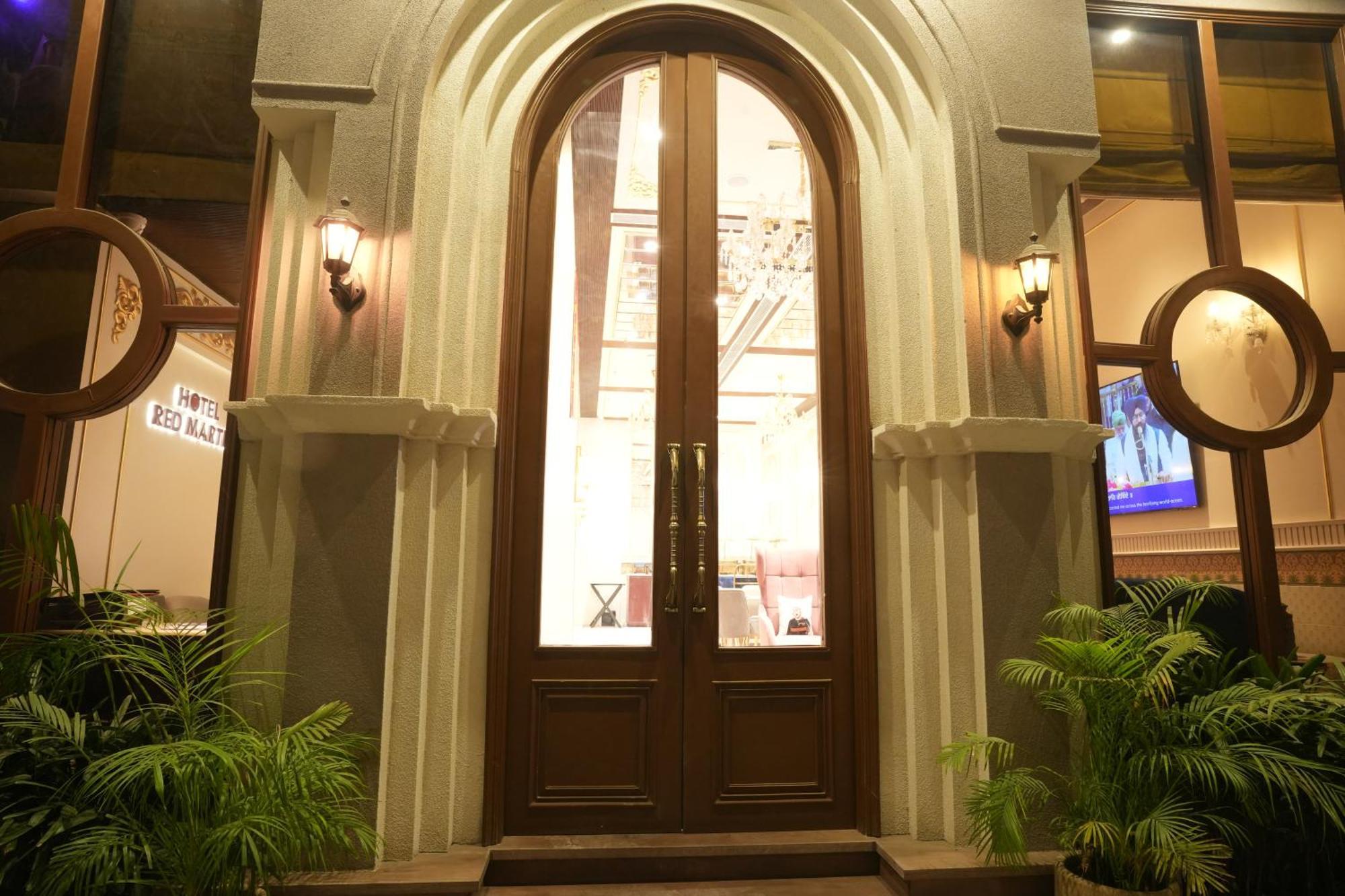 Hotel Stamps Red Martin By Eight Continents - 70 Steps From Golden Temple Amritsar Exterior foto