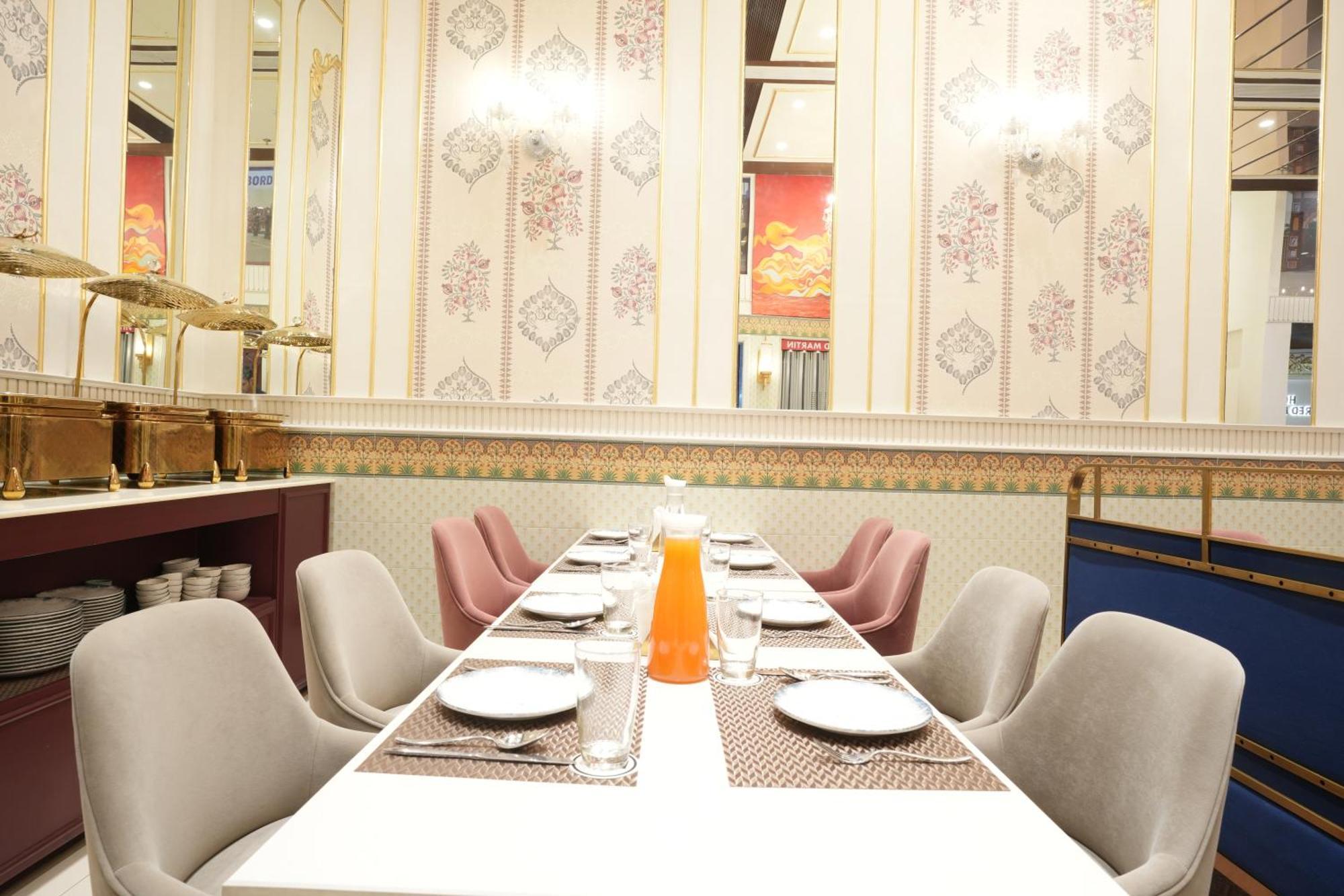 Hotel Stamps Red Martin By Eight Continents - 70 Steps From Golden Temple Amritsar Exterior foto